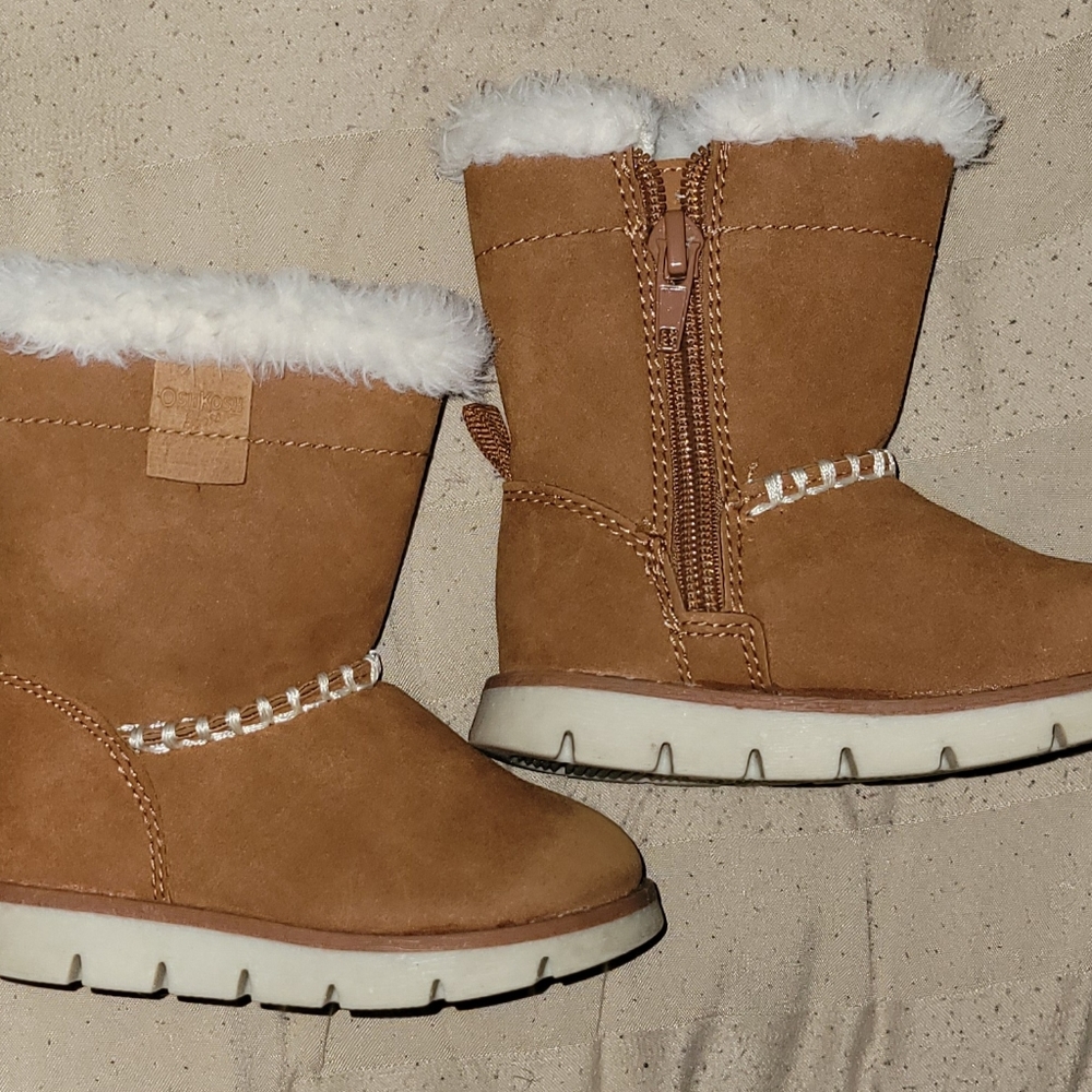 Oshkosh Baby Faux Fur Boots Size 4m Tan